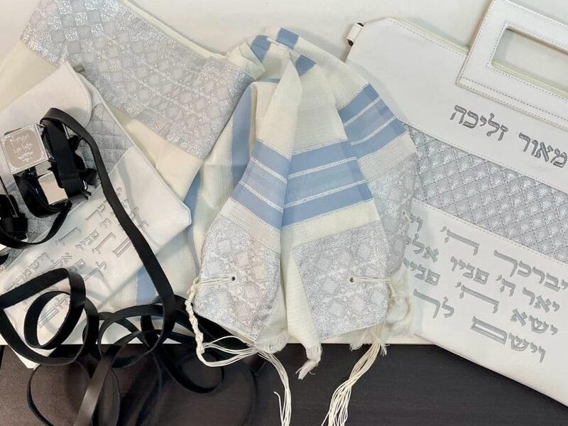 תיקי טלית ותפילין